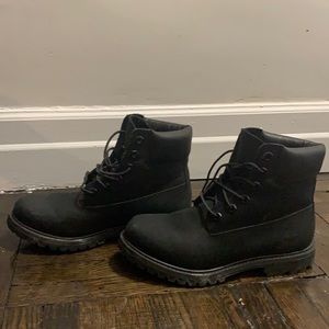 Black Timberlands **LIKE NEW**